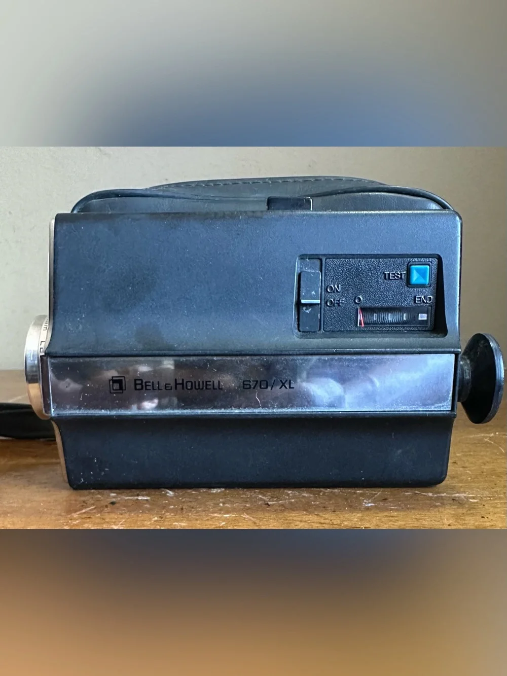 Bell & Howell 670 XL Super 8 Movie Camera Non-Reflex Black Film Format UNTESTED